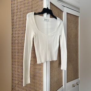 NWOT Abercrombie White Sweater